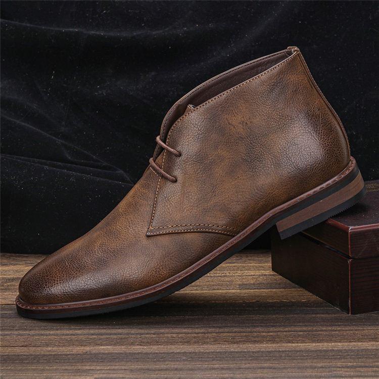 Pembroke Leather Chukka Boots
