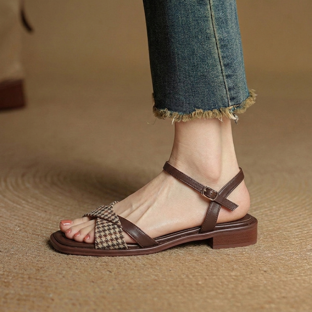 Sarenci Sandals